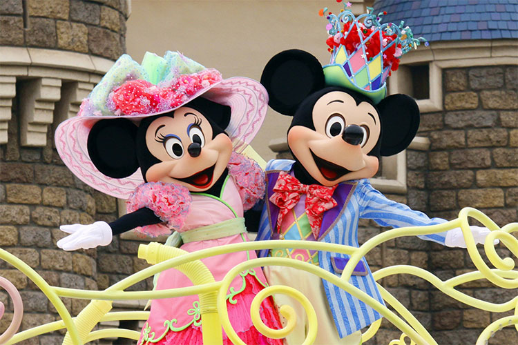 Disneyland has postponed its plans to reopen in California &copy; Oshikazu Tsuno/AFP via Getty Images