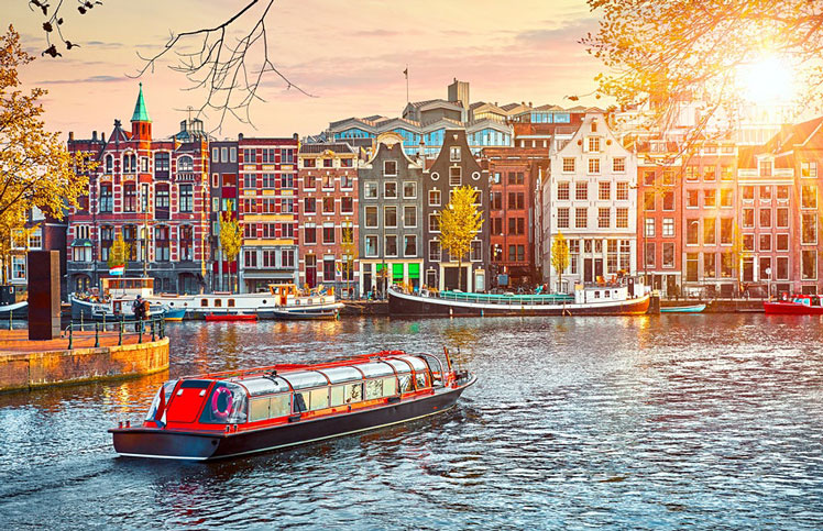 Visitors from outside the EU Schengen Zone will need to register to visit from 2023 &copy;Shutterstock