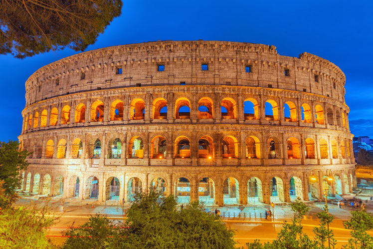 Travelers to Italy from certain countries will have to have a negative COVID test &copy; Brian Kinney/Shutterstock