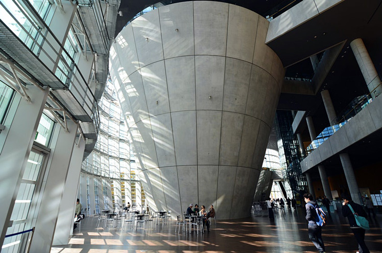 The National Art Center in Tokyo &copy; Sira Anamwong / Shutterstock