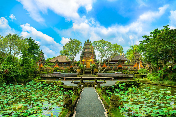 Pura Taman Saraswati is one of Bali's most beautiful temples &copy; Sytilin Pavel / Shutterstock