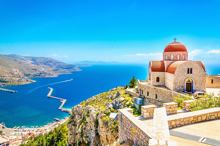 Greece is aiming to welcome travelers back from May &copy; Anna_Jedynak / Getty Images