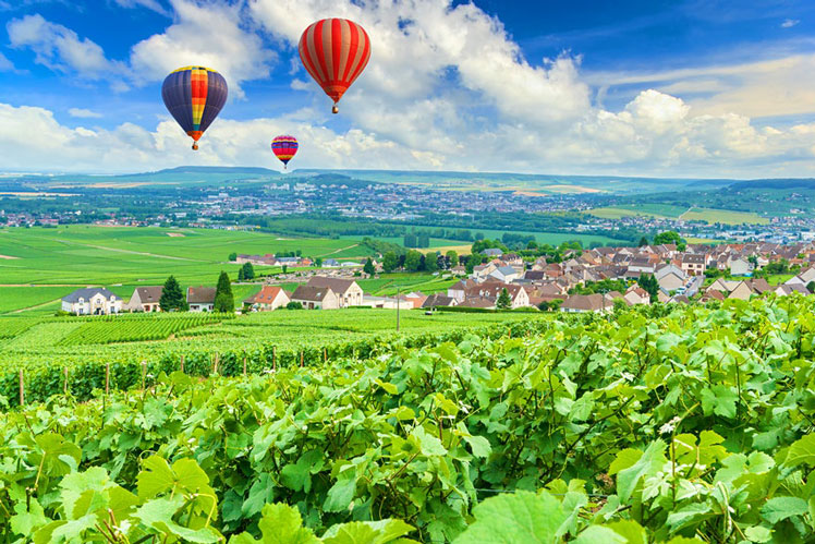 Here's what you need to know about visas for visiting France &copy; Miki Studio / Shutterstock
