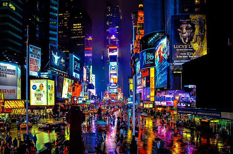 Broadway tickets are going on sale again &copy; rschalkm/Getty Images/iStockphoto
