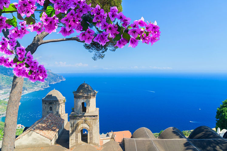 Tourism is returning to Italy &copy; Neirfy/Shutterstock