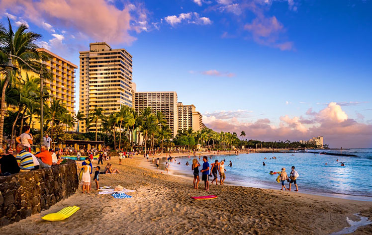 Tourists are returning to Hawaii as restrictions ease across the state &copy; Jeff Whyte/Shutterstock