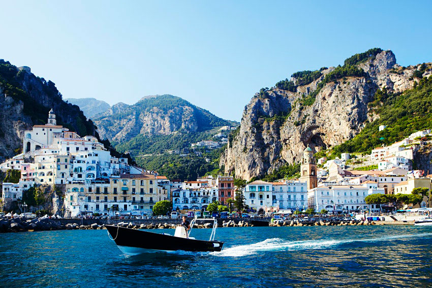 Restrictions previously imposed on British travelers entering Italy have been dropped &copy; Mark Read / Lonely Planet
