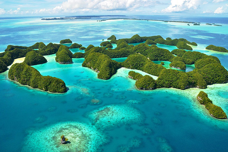 Trying to wrap your head around where to go in the South Pacific? We've got a guide for that &copy; howamo / Shutterstock